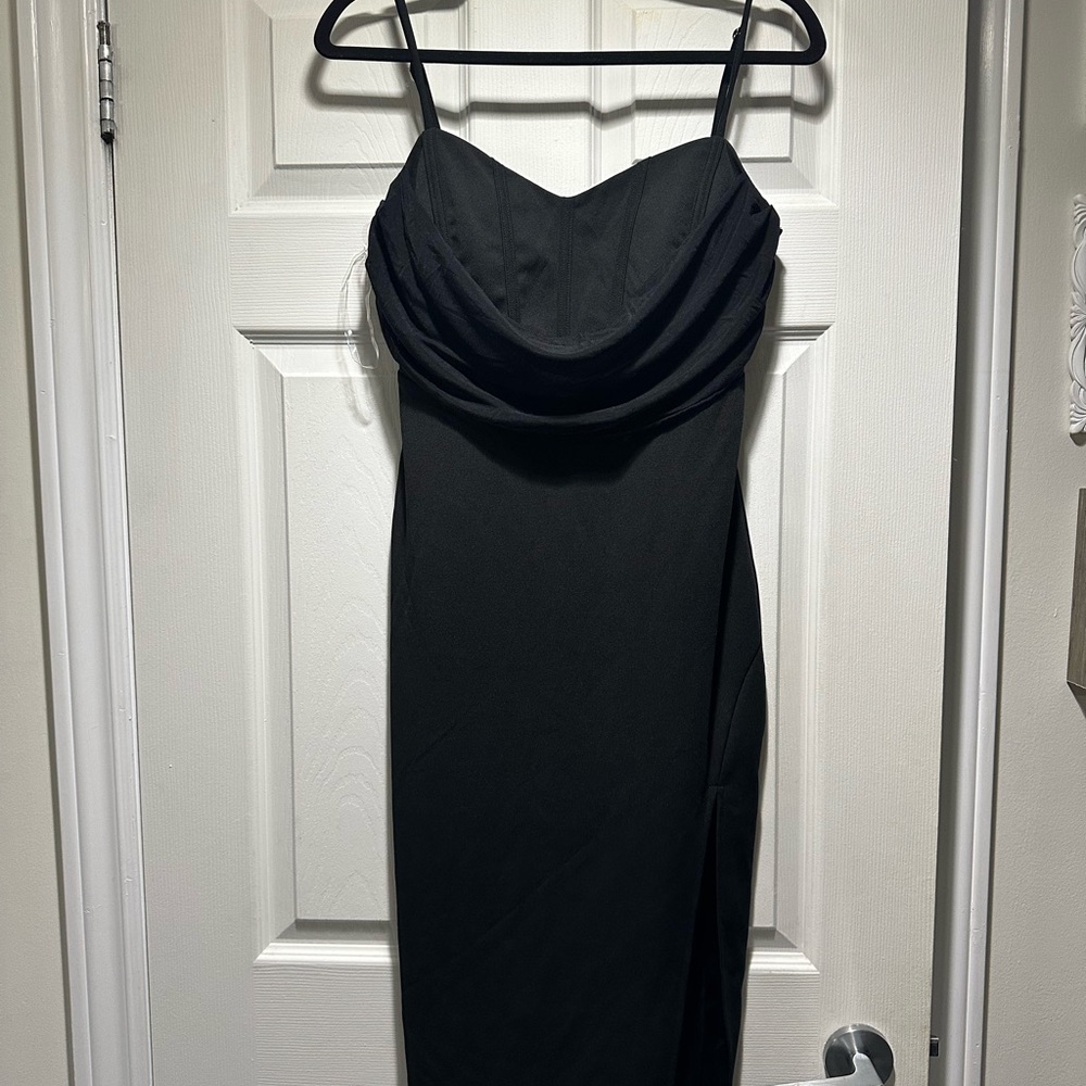 Chic Black Midi Dress with Straps